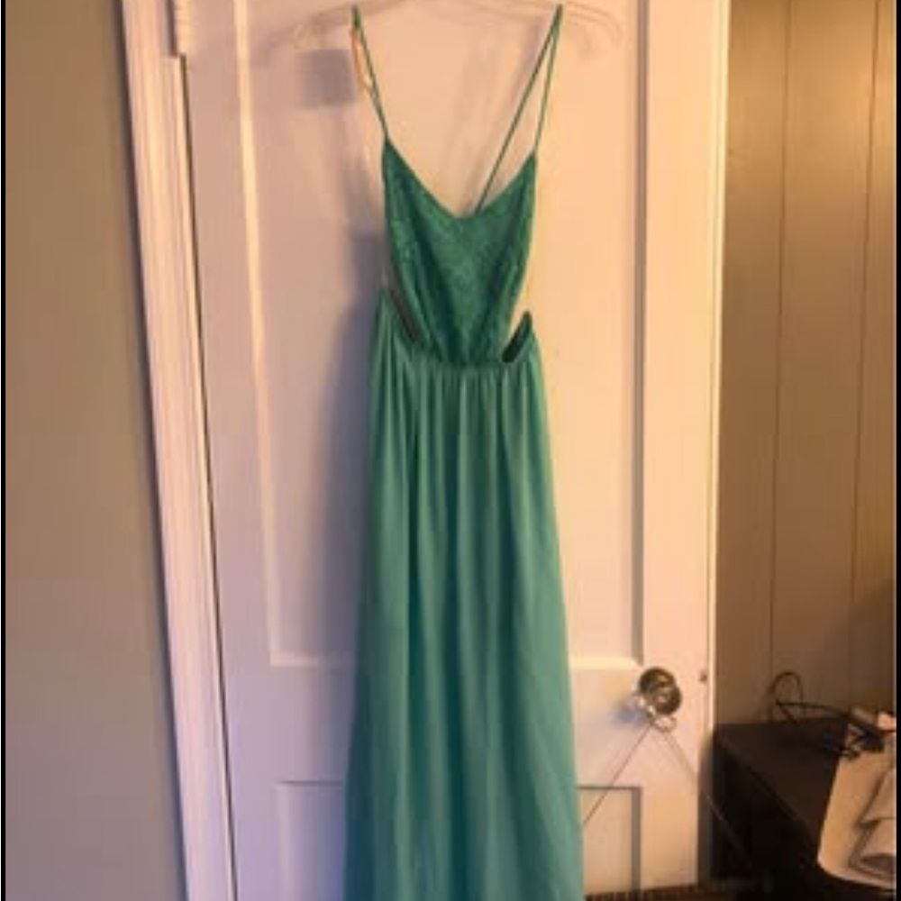Elegant Green Spaghetti Strap Dress
